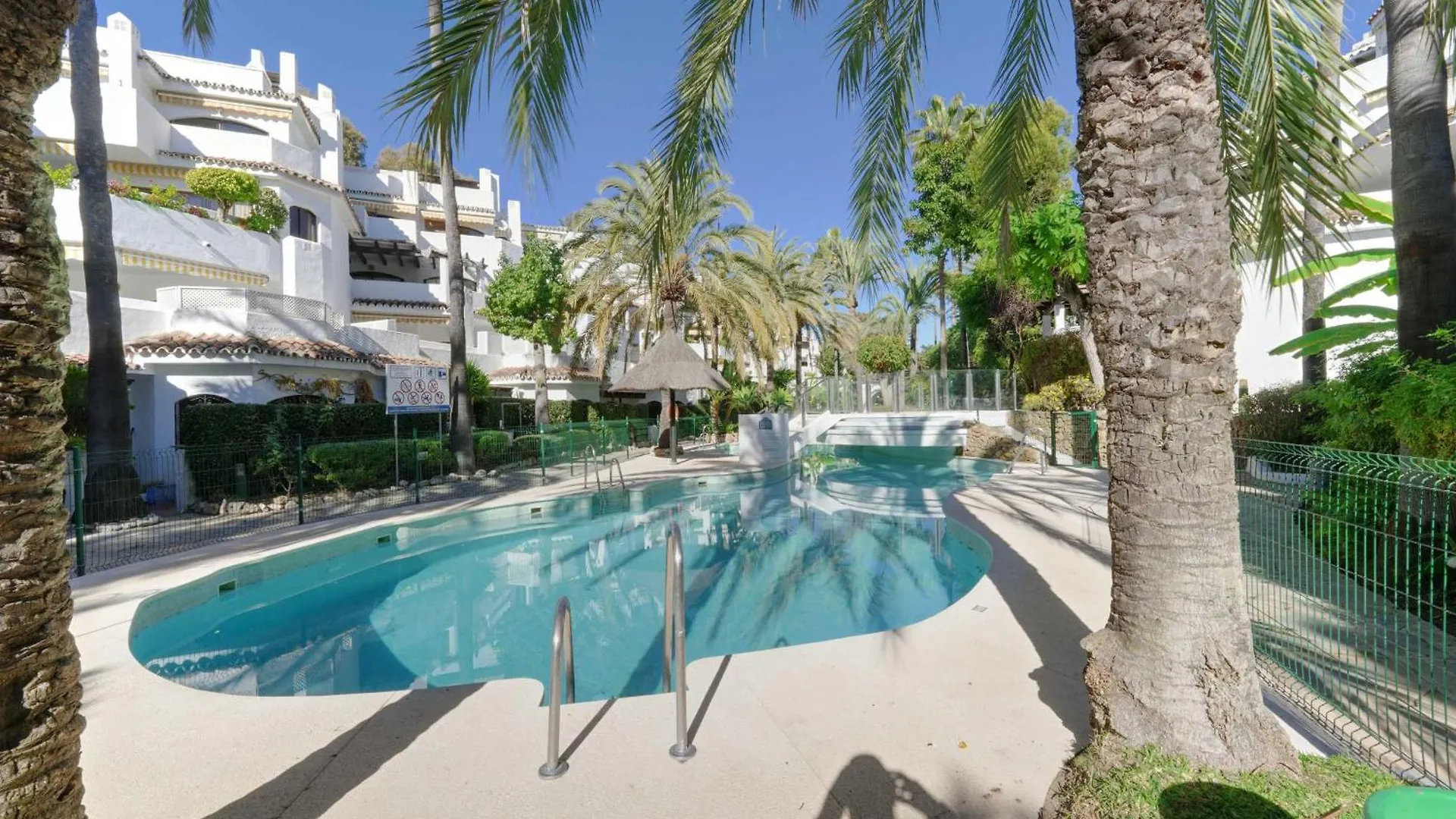 2035 Golden Beach Modern Marbella Spanje